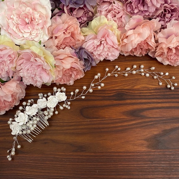 Pearl and Crystal White Flower Bridal Hair Comb - Picture 8 of 16